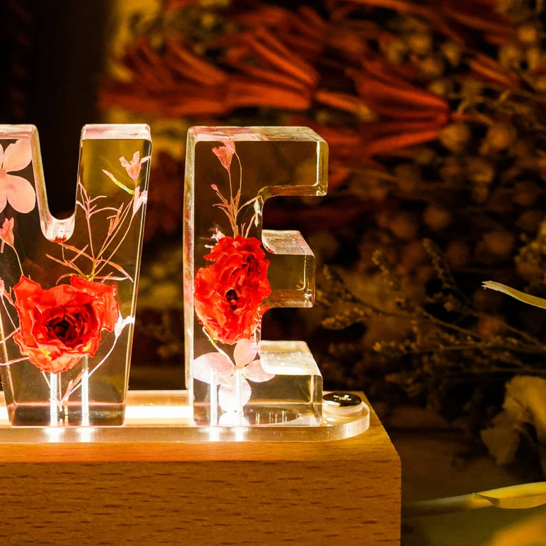 custom-pressed-flowers-led-lamp-mothers-day-gift-custom-epoxy-resin-night-light-handmade-epoxy-lamp-gift-for-her-gift-for-mom