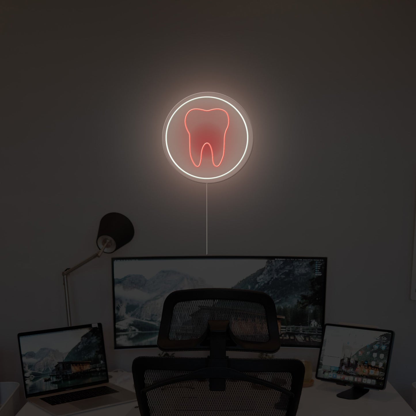 tooth-neon-sign