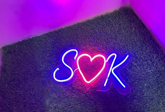 couple-initials-neon-with-heart